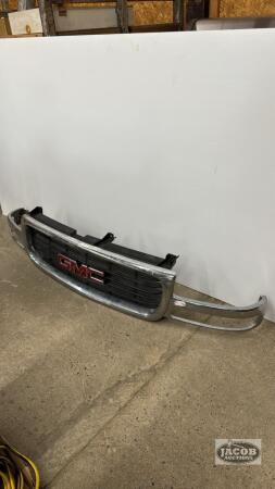 GMC GRILL