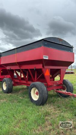 GERBER 500 BUSHEL GRAVITY WAGON