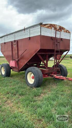 500 BUSHEL GRAVITY WAGON