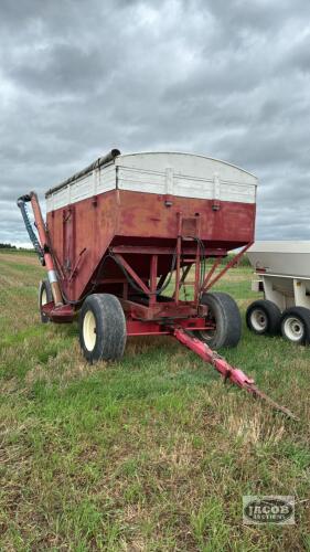 500 BUSHEL TWO COMPARTMENT GRAVITY WAGON