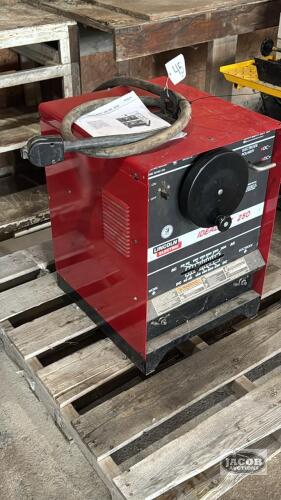 LINCOLN IDEALARC 250 ELECTRIC WELDER