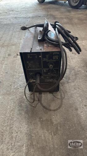 MILLER CRICKET XL 115V WIRE WELDER