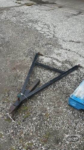 TOW HITCH WITH ADJUSTABLE TONGUE