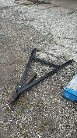 TOW HITCH WITH ADJUSTABLE TONGUE