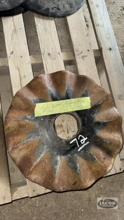 6 USED GREAT PLAINS 17.5IN WOBBLE COULTERS