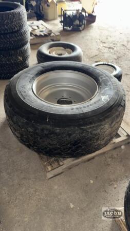 USED BRIDGESTONE 425/65R22.5 TIRE AND HD RIM
