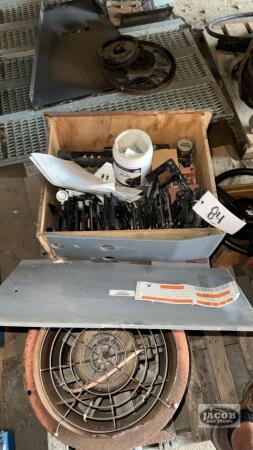 LOT OF GLEANER FLEX HEAD PARTS
