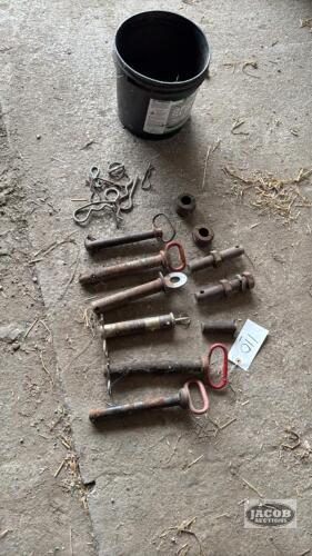 LOT OF DRAW BOLTS