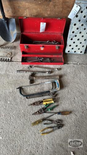 MASTERCRAFT METAL TOOLBOX AND CONTENTS