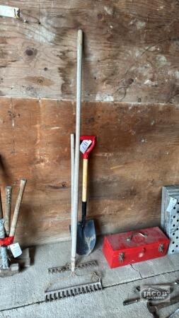 ROUND MOUTH GARDEN SHOVEL AND 2 RAKES