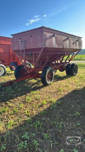 APPROX. 400 BUSHEL GRAVITY WAGON WITH LIGHTS