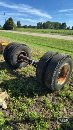 OLD AXLE WITH DUALS