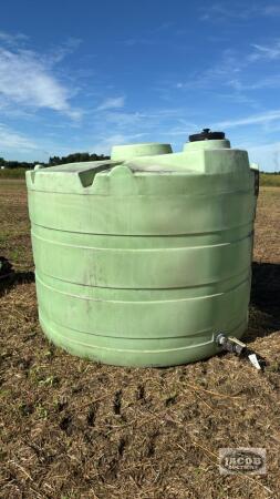 1500 GALLON POLY TANK