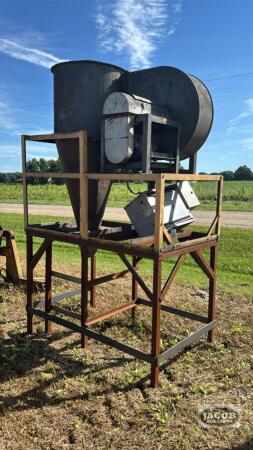 DUST COLLECTOR