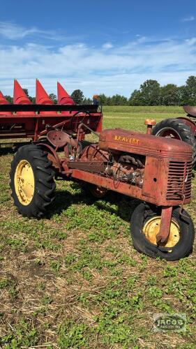 B.F. AVERY NARROW TRACTOR
