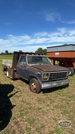 FORD FLAT BED PICKUP TRUCK FOR PARTS
