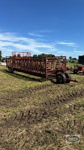 24FT MARTIN HAY FEEDER ON WHEELS