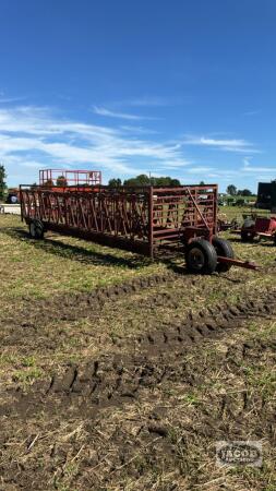 24FT MARTIN HAY FEEDER ON WHEELS