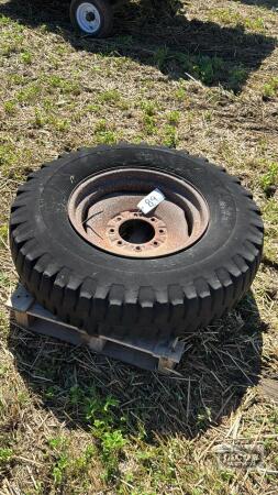 8 BOLT RIM WITH 9.00-20 TIRE