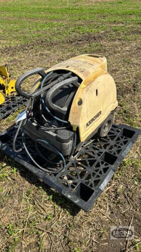 KARCHER PRESSURE WASHER