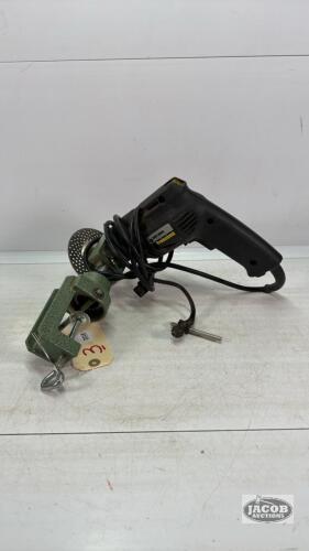 B&D 3/8IN ELECTRIC DRILL