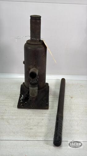 BOTTLE JACK WITH HANDLE