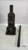 BOTTLE JACK WITH HANDLE
