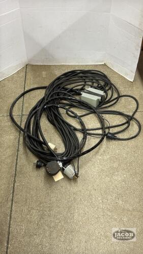 QUANTITY OF HEAVY EXTENTION CORDS