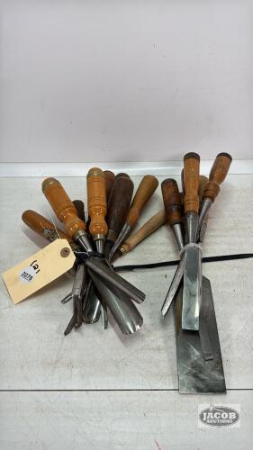 APPROX (16) WOOD CHISELS