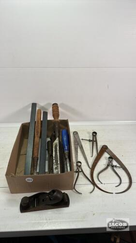 TOOL LOT