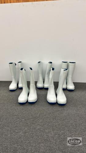 (5) PAIRS OF SIZE 11 TORENNA FOOD GRADE RUBBER BOOTS