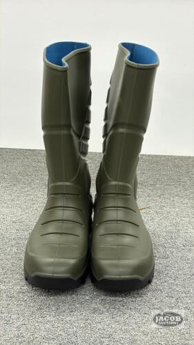 PAIR OF SIZE 11.5 TORENNA THERMAL RUBBER BOOTS