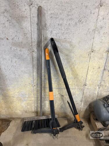 Broom and Weed Pickers