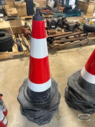 10 Pylons