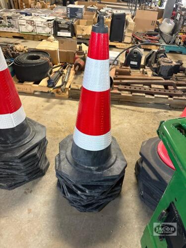 10 pylons