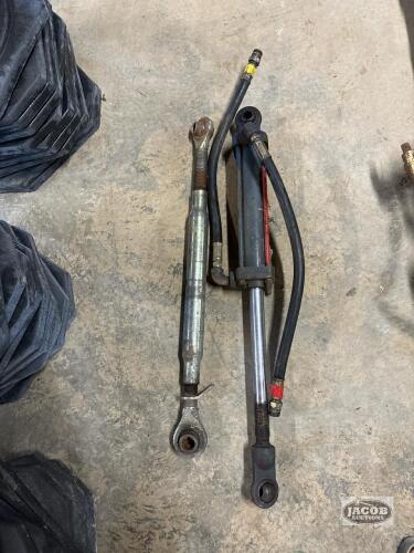 Top Link and Hydraulic Cylinder