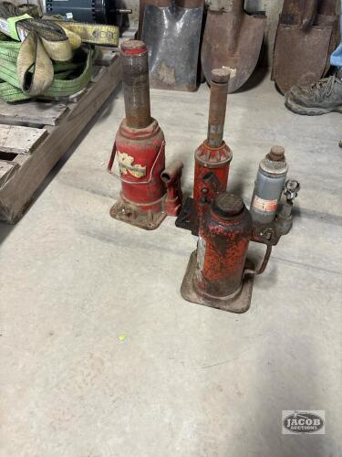 4 Hydraulic Jacks