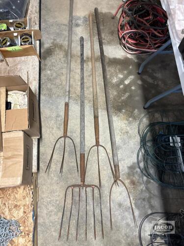 4 Pitch Forks