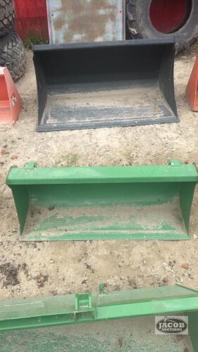 John Deere quick tach 50inch material bucket