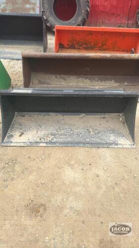 Unused 56inch skid steer quick tach material bucket