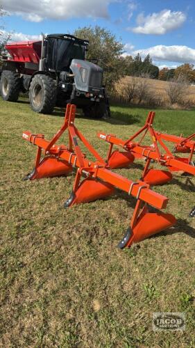 Unused 8ft 3 furrow bed maker