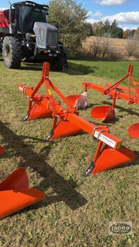Unused 8ft 3 furrow bed maker