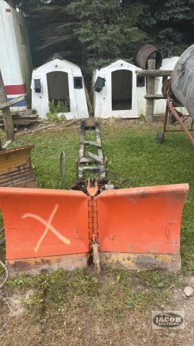 Hydraulic snow blade with mount
