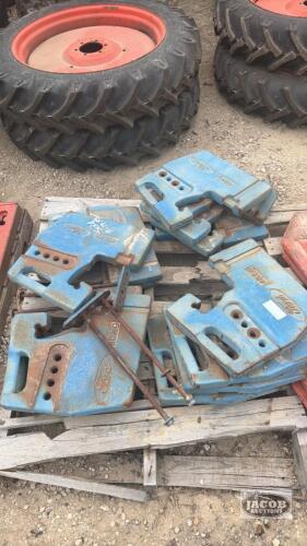 Ford suitcase weight x14