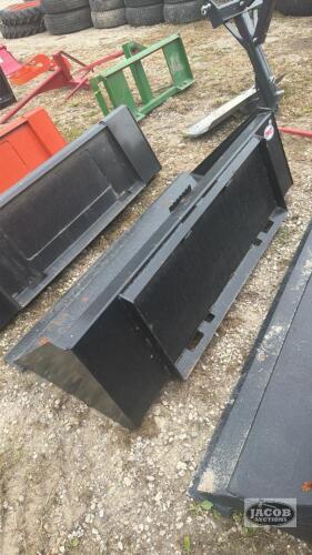 Unused 66inch skid steer quick tach material bucket