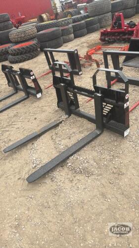 Unused AL0 quick tach pallet forks