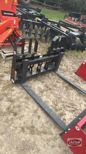 Unused Alo quick tach pallet forks