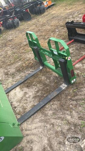 Unused John Deere quick tach pallet forks