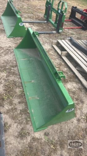 Unused 66inch John Deere quick tach material bucket