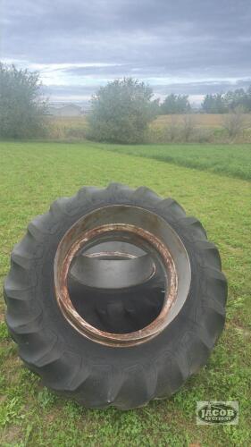 Pair of 20.8-34 duals